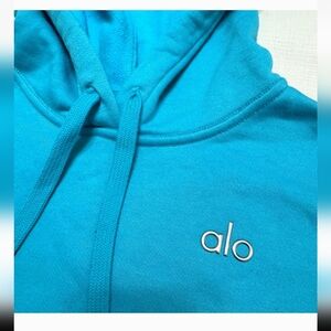 Alo yoga azure blue accolade hoodie small